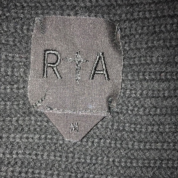RtA knit sweater - Picture 6 of 10